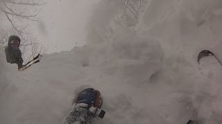 バックカントリーの危険：割れた沢に滑落 The fall in crevasse in the backcountry skiing [upl. by Saref]