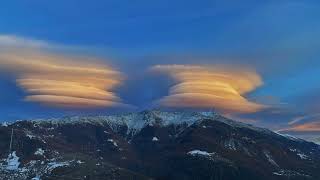 Altocumulus lenticularis am Zenegger Abendhimmel WallisSchweiz [upl. by Eiramanel893]