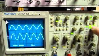 19 How to get a stable scope display with two signals very close in frequency [upl. by Fairleigh]