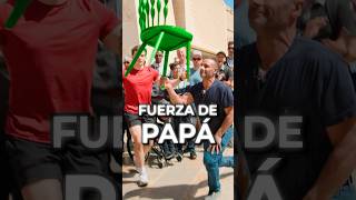 Papá demuestra que la fuerza de papá es REAL 🔥💪👨‍🦳 [upl. by Adrien410]