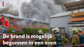 Grote brand bij coatingbedrijf Montfoort onder controle omliggende bedrijven gered  RTV Utrecht [upl. by Cirdla817]