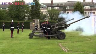 105mm Light Guns Firing in Nottingham for Armed Forces Day 2013 [upl. by Stringer]