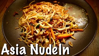 gebratene Nudeln mit Ei selber machen Asia Style Asianudeln DIY Wok Rezept [upl. by Erlandson]