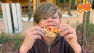 Kids hebben plezier op Camping Montescudaio Village in Toscane [upl. by Illib]