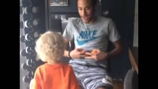 Neymar brincando com seu filho [upl. by Ruff]