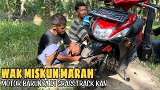 Wak Miskun Marah Motor Barunya Di Grasstrack Kan [upl. by Orlena]