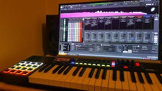 Axiom 25 Trigger pads with Ableton Live [upl. by Yetta]