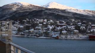 Finnsnes  Einfahrt des Hurtigrutenschiffs MS Midnatsol in den Hafen [upl. by Lari774]