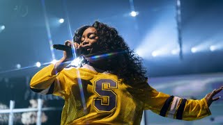 SZA Snooze LIVE Chicago [upl. by Anavahs]