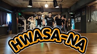 HWASA NA dance challenge 1탄  화사 나 댄스챌린지 1탄 율댄스타임횐님들♡ [upl. by Ednarb]