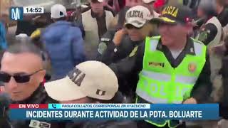 Jalan de los pelos a la presidenta Dina Boluarte en Ayacucho [upl. by Ybok]