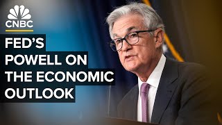 Fed Chair Powell delivers remarks on the economic outlook at Stanford Business School — 4324 [upl. by Tapes3]