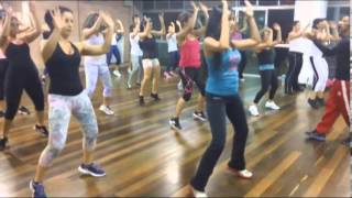 Salsamerengueregueton cumbiabachata en la clase de rumba de Platinum Fitnessf4v [upl. by Alvan]