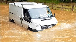 Correct Way to Drive Through a Flooded Ford  Kenilworth Ford Flood  Shorts [upl. by Eilyab]