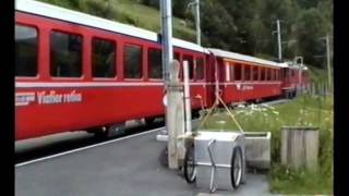 Rhätische Bahn  RhBBahnhof Susch  Ferien in Graubünden 1989 [upl. by Xyla]