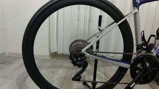 Shimano R8170 Ultegra C36 Carbon disk brake center lock tubeless hub sound [upl. by Feenah]