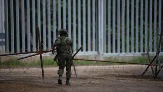 Balon z nieznanym ładunkiem spadł na Podlasiu  działania antyterrorystów w toku [upl. by Rimidalb]