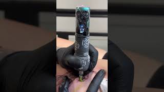 Using the new Ez P2S Pro Amazing feeling and super good response on skin eztattoo tattoomachine [upl. by Mandelbaum532]