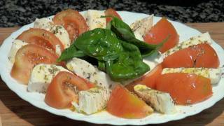 Ensalada Caprese Vídeo receta 15 aqui cocinamos todos Cooking recipe [upl. by Priscilla1]