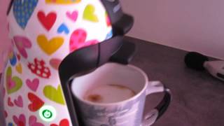 Les Numériques  Cafetière à dosettes Nescafé Dolce Gusto Piccolo fin de réservoir [upl. by Anidem638]