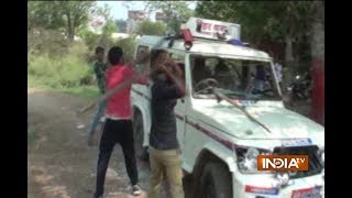 Watch RJD youth wing vandalise police vehicle in Bihars Nalanda district [upl. by Atalayah]