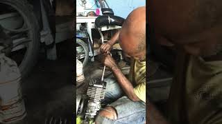 Montando o motor da mobilete parte 10 [upl. by Sherwood128]