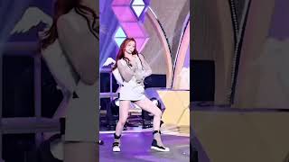 Huening Bahiyyih  Tipi Tap Fancam Mbc 241102 [upl. by Takara844]