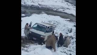 snowfall  accident in kashmir  vehicle slips into river [upl. by Ellak]