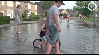 Waterpret in Nijkerk de waterleiding is gesprongen [upl. by Nossah562]