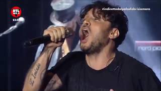 Fabrizio Moro si commuove sulle note di quotPacequot  Live dallo stadio Olimpico di Roma 16 giugno 2018 [upl. by Marozik]