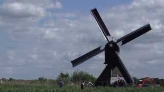 In één minuut alle molens van Kinderdijk met draaiende wieken [upl. by Tigdirb]