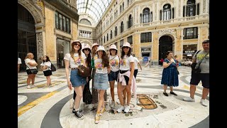 Napoli piena di turisti per il primo weekend di luglio [upl. by Marcellina]