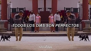 Si tuviste un mal día mira a este SEÑOR BAILANDO con un PERRITO Letra 🐶❤️ [upl. by Nosaes]