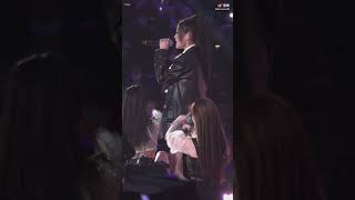 Focus Fancam Handclap  Curley Gao  希林娜依高  Jiangsu TV New Years Eve Concert 江苏卫视跨年 [upl. by Kassie]