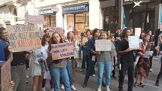 Concert de Gérard Depardieu à Bordeaux  des personnes rassemblées contre la venue de l’acteur [upl. by Siana]