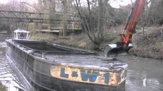 COTSWOLD CANALS dredging Stroudwater Canal at Ryeford [upl. by Hirasuna]