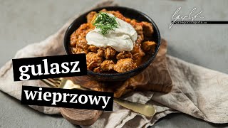 GULASZ WIEPRZOWY  PRZEPIS NA PYSZNY GULASZ [upl. by Emalee36]