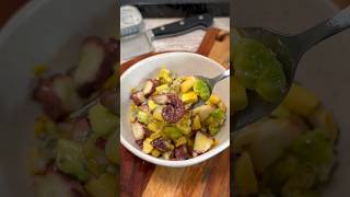 Salpicón de frutas y marisco 🍑🐙🥑 ¡Una RECETAZA veraniega recetas youtubeshorts [upl. by Suhploda692]