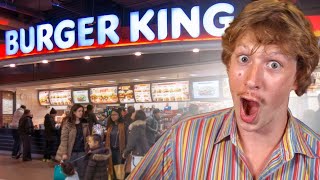 Meneer eet uit de prullenbak bij de Burger King op Schiphol [upl. by Syla]