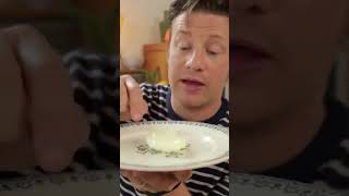 Die einfachsten pochierten Eier  Jamie Oliver auf Deutsch [upl. by Alakcim]