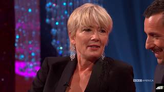 Emma Thompson conta que entrou num â€˜mosh pitâ€™ no show dos Monkeys Legendado [upl. by Awe]