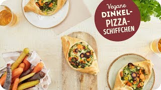 Vegan Kochen Pizzaschiffchen mit Wirsing [upl. by Yllrebmik]