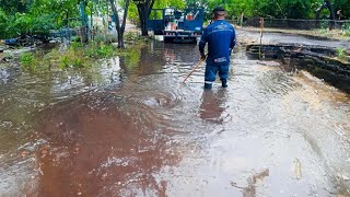 32Emergency Unclogging Saving Flooded Streets from Storm Drain Clogs [upl. by Glassco]