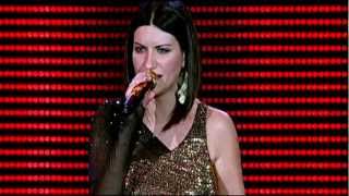 Laura Pausini  Amores Extraños live HD1080p [upl. by Hareema]