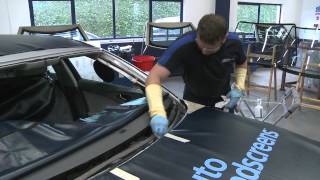 How to Replace a Windscreen in One Minute  Auto windscreens [upl. by Bergess451]