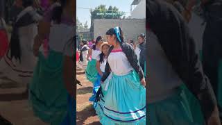 Bonito baile de Oaxaca  Traje típico de Santa Catarina Ticuá [upl. by Sarge945]