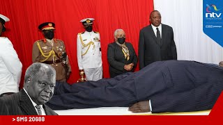 President Uhuru Kenyatta views Mwai Kibakis body at Parliament [upl. by Noni]