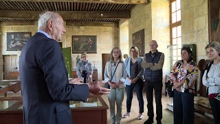 Châteaux en fête  lancien publicitaire Claude Douce fait le guide à Sauveboeuf [upl. by Doehne199]