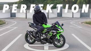 Kawasaki Ninja ZX6R Review 2000km [upl. by Marsland830]