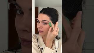 Kendall Jenner su truco para un look natural [upl. by Angid104]